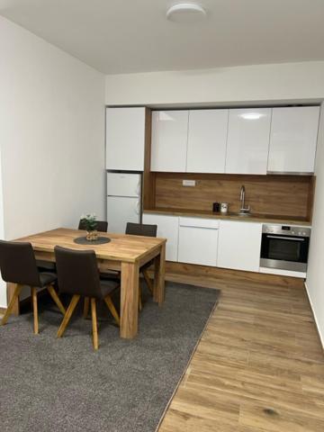 Centar Ns 5 Apartment Novi Sad Ngoại thất bức ảnh